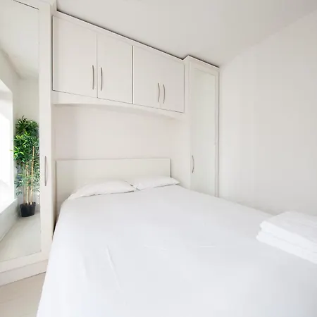 Stylish And Trendy 2br Near Centre Dublin