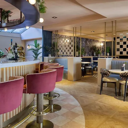 Hilton Garden City Centre Hotel