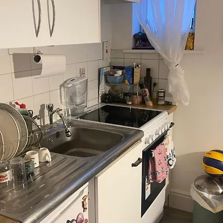 Apartment Small 1 Bedroom Near Centre