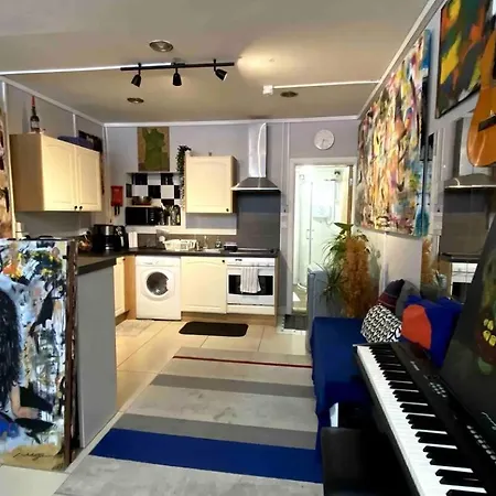 & Cozy Artistic Loft - Walk Everywhere Дублин