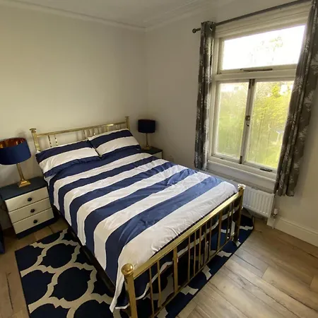 Large & Colourful Family 4bd With Kids Playground Holiday home Dublin