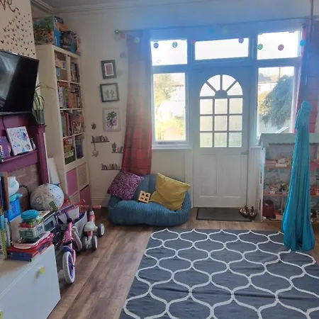 Large & Colourful Family 4bd With Kids Playground * Dublin