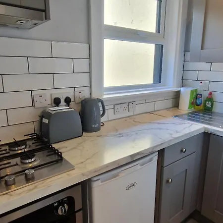 New Updated 2bd In Prime Spot At Docklands * Dublin