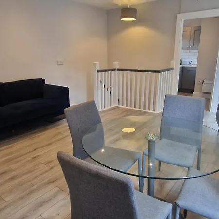 New Updated 2bd In Prime Spot At Docklands