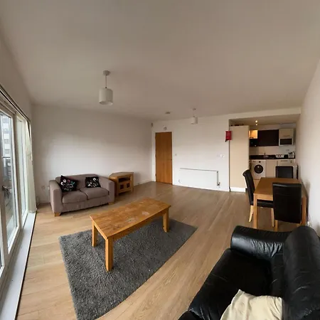 Superb Double Near Airport * דבלין