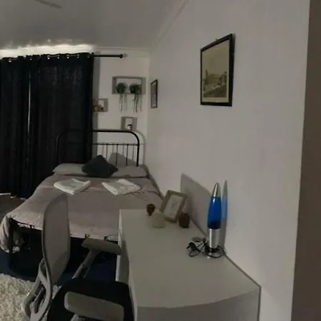 Customerhouse 1, Balcony View Apartment *