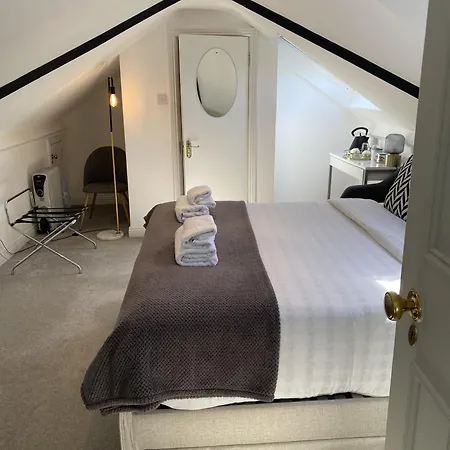 Bed & Breakfast Avoca House