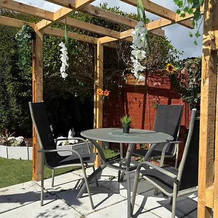 Superb Triple Near Airport - 1 Guest house *