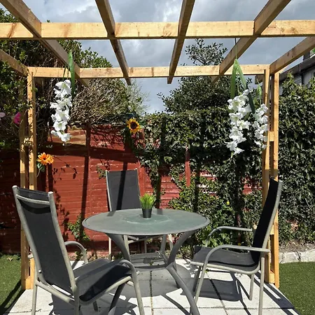 Superb Triple Near Airport - 1 * Dublin