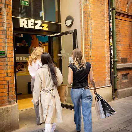 Rezz Temple Bar, מלון 3*