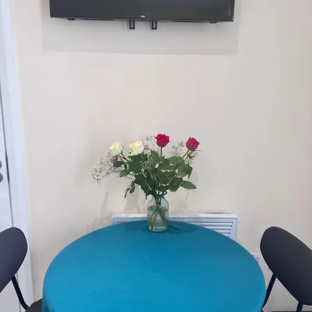 Apartment Cosy Space Near Airport And