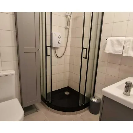 Apartment Large 2bd At Trendy Portobello Centre