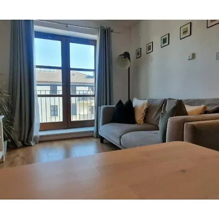 Large 2bd At Trendy Portobello Centre *