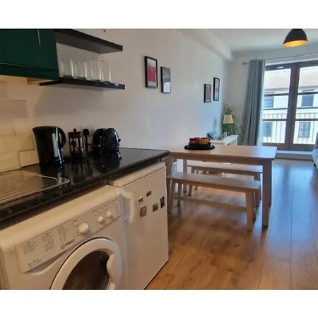 Apartment Large 2bd At Trendy Portobello Centre