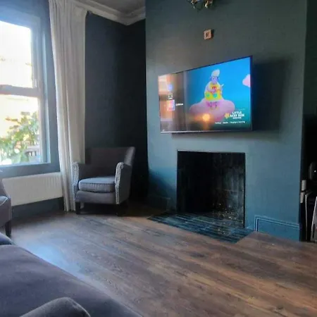 Spacious Family Haven On Edge Of Centre *