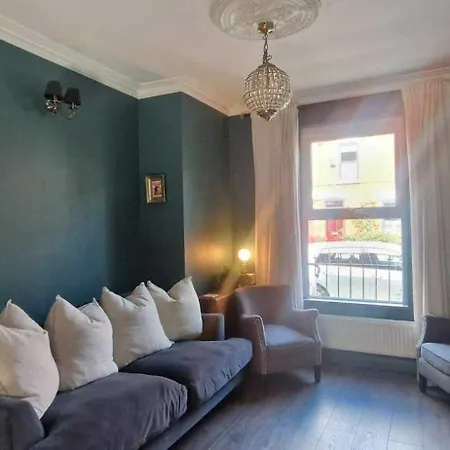 Spacious Family Haven On Edge Of Centre