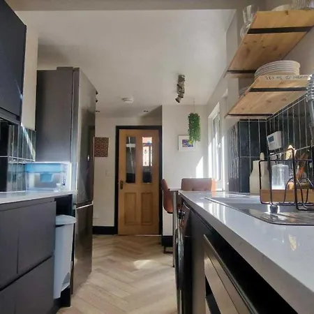 Holiday home Spacious Family Haven On Edge Of Centre *