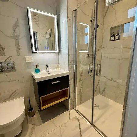 Avoca House Bed & Breakfast 3*