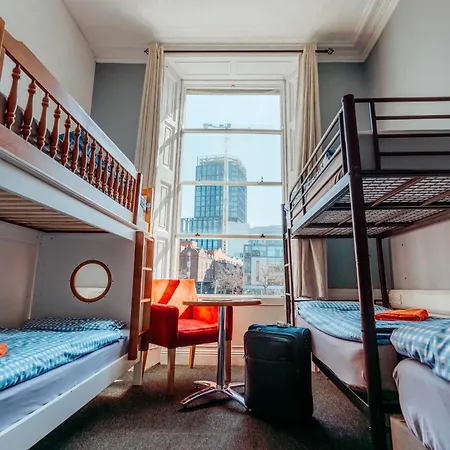 Eden Quay Private Inn *
