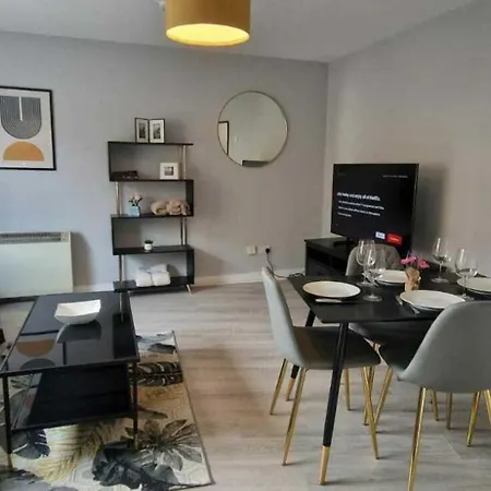 Modern Trendy & Spacious 2bd In Temple Bar Apartment