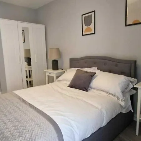 Modern Trendy & Spacious 2bd In Temple Bar Apartment Dublin