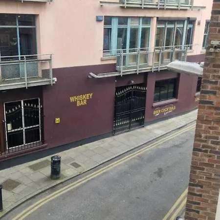 Modern Trendy & Spacious 2bd In Temple Bar Apartment Dublin