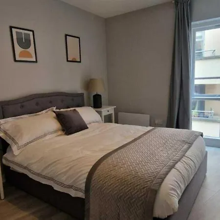 Modern Trendy & Spacious 2bd In Temple Bar