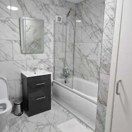 Modern Trendy & Spacious 2bd In Temple Bar Apartment