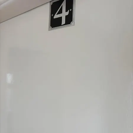 Guest house Superb Triple Near Airport - 4