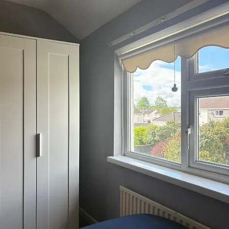Superb Triple Near Airport - 4 Guest house Dublin