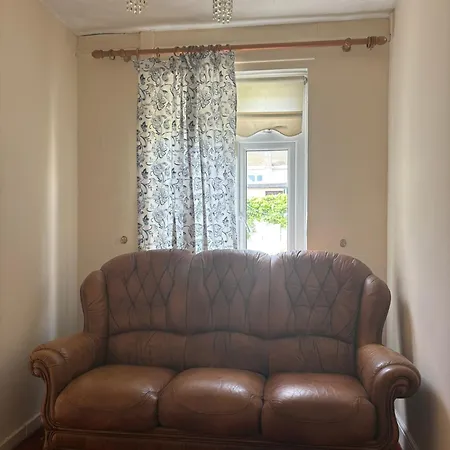 Superb Triple Near Airport - 1 * Dublin
