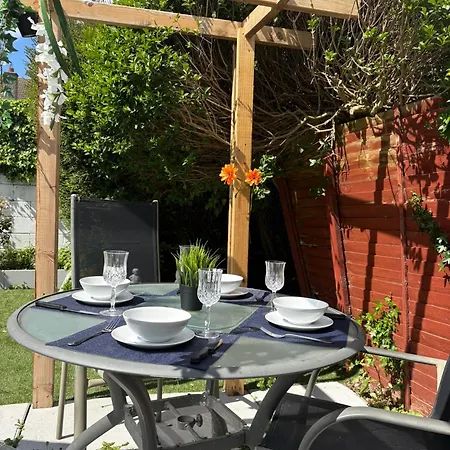 Superb Triple Near Airport - 1 Guest house *