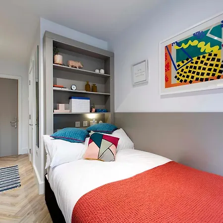 Relaxing Ensuites At Cork Street In Centre