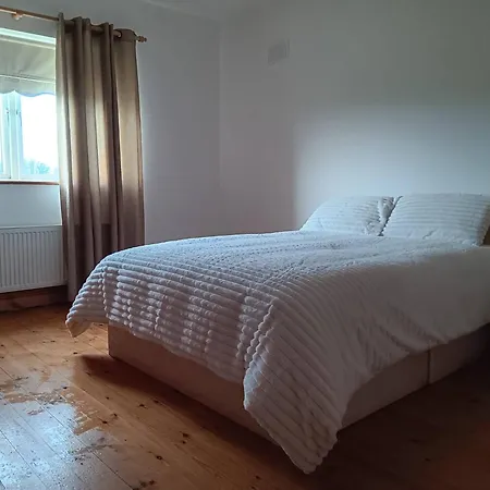 In Guest - 1 Williamstown, Ireland Crumlin (Mayo)