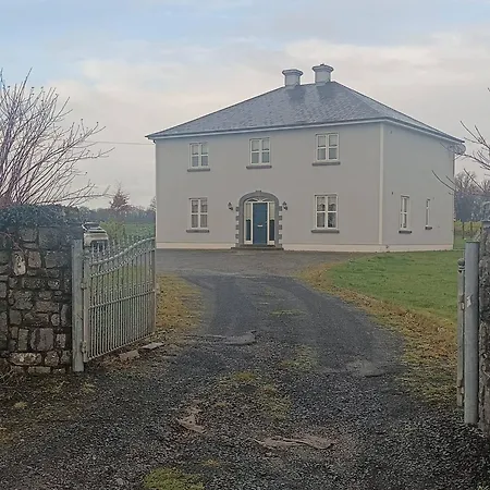In Guest - 4, Williamstown, Ireland Crumlin (Mayo)
