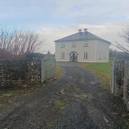In Guest - 1 Williamstown, Ireland * Crumlin (Mayo)