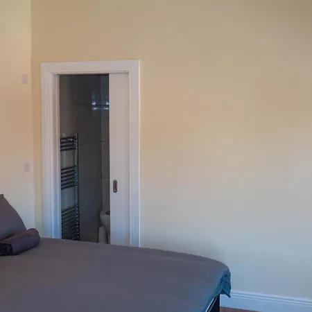 Guest house En-suite Triple Near Croke Park - 1