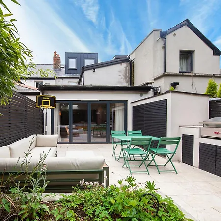 Beautiful And Spacious In South Circular Rd Holiday home *