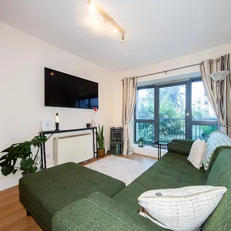 Stylish And Trendy 2Bed Apartment In City Centre *