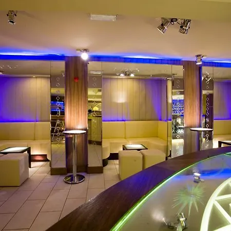 Hotel Russell Court 3*