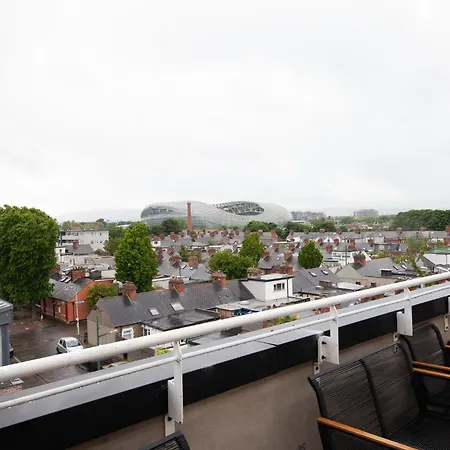 Spacious 2 Bedroom Close To Centre *