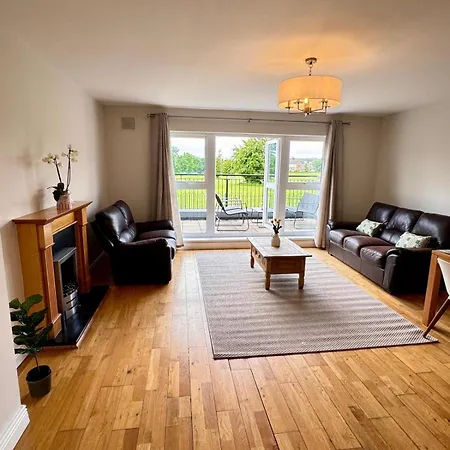 Comfy 3bd & Airport Access Apartamento
