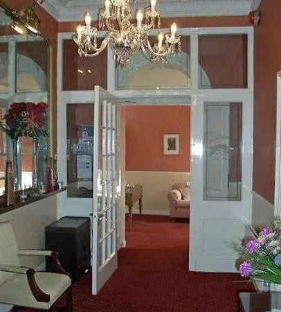 Glenogra Townhouse Pensionat 4*