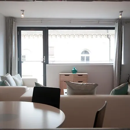 The Key Collection Temple Bar Apartment