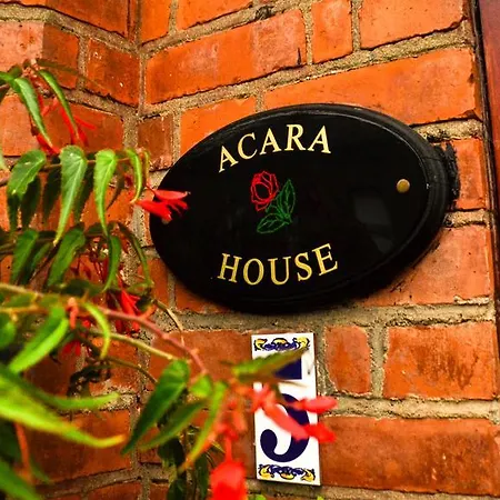 Acara House