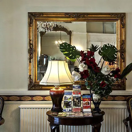 Dergvale Hotel 2*