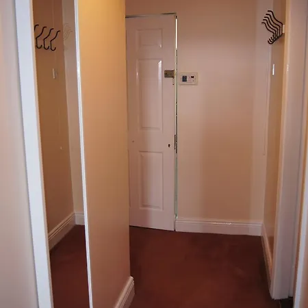 Apartment Crompton Hall *