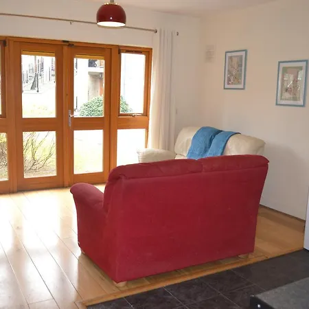 Apartment Bradogue Court *