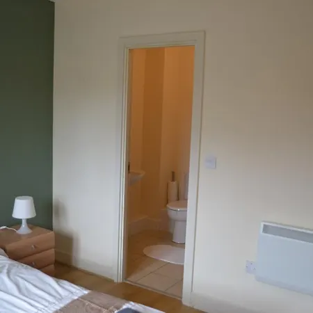 Apartment Bradogue Court