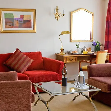 Hotel Clyde Court 4*